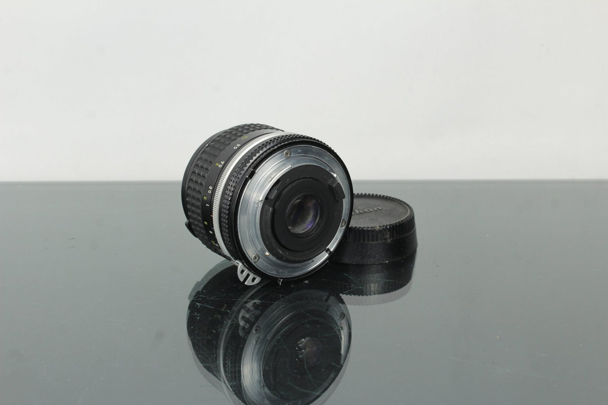 Nikon F2 + 28mm 3.5 Nikkor lens (F - mount) - Dutch|Thrift