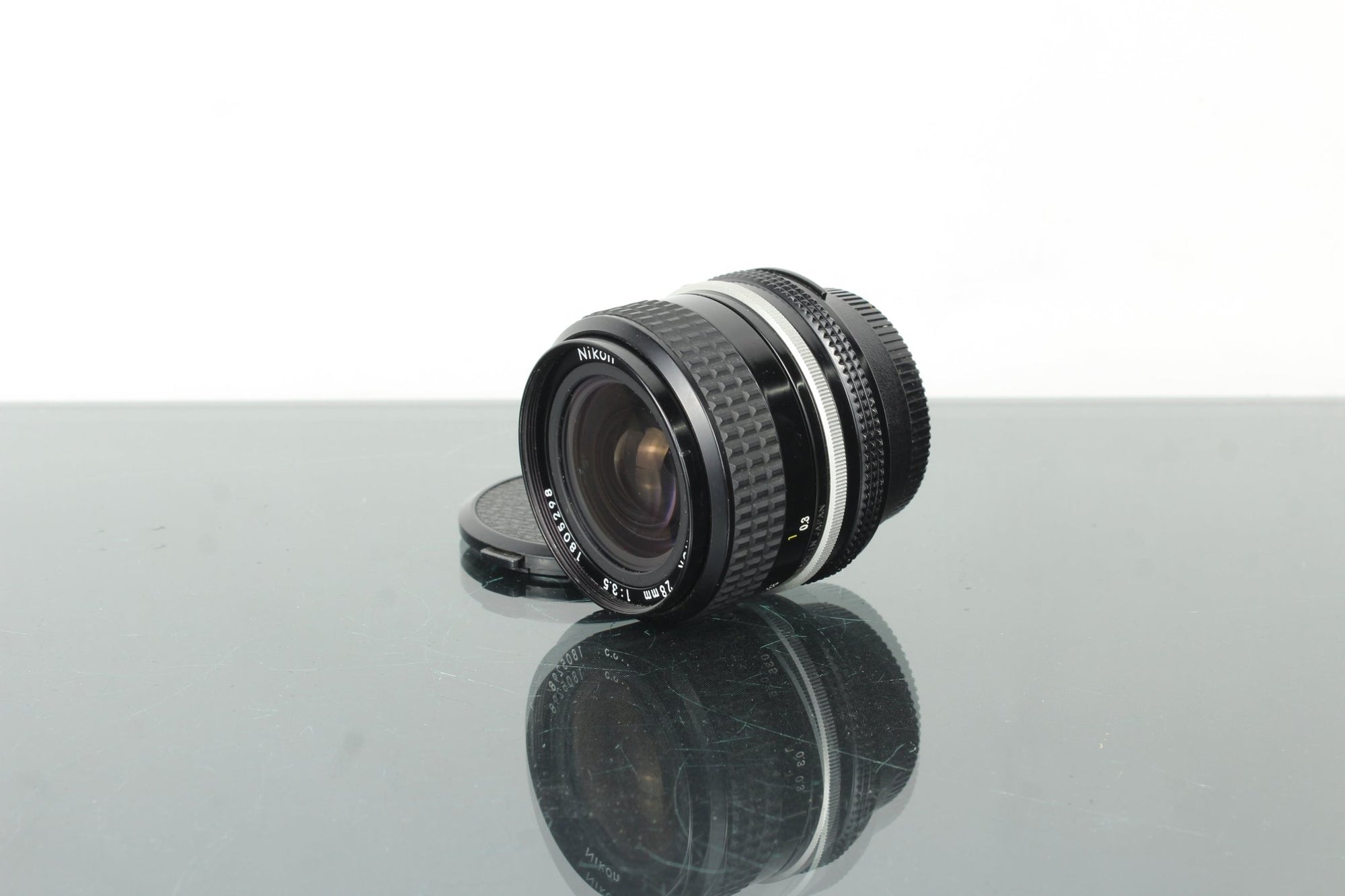 Nikon F2 + 28mm 3.5 Nikkor lens (F - mount) - Dutch|Thrift