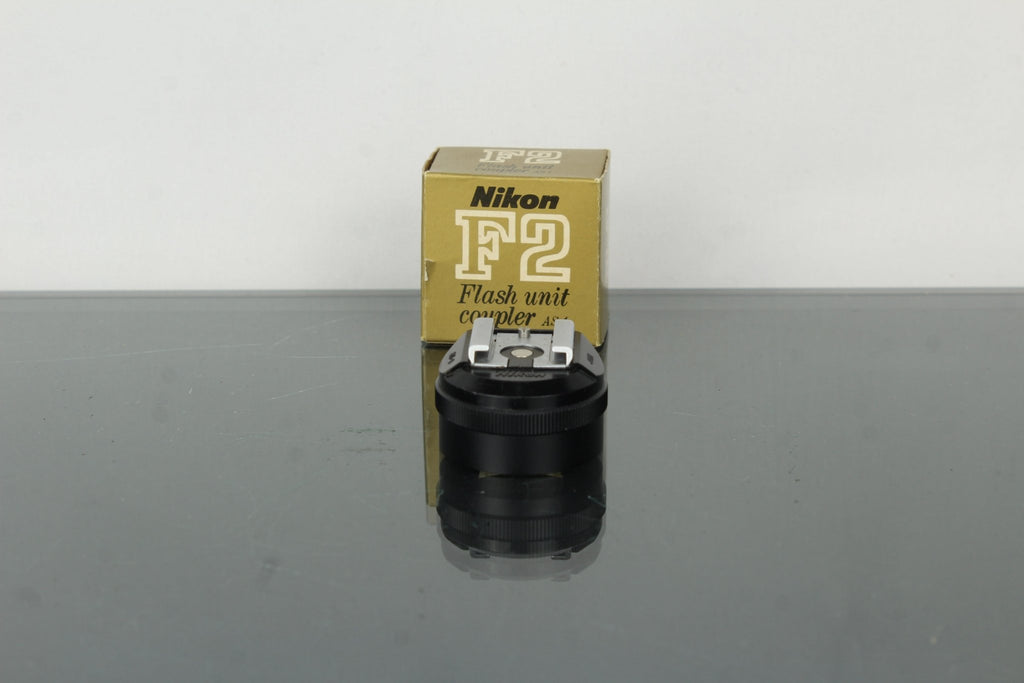 Nikon F2 + 28mm 3.5 Nikkor lens (F - mount) - Dutch|Thrift