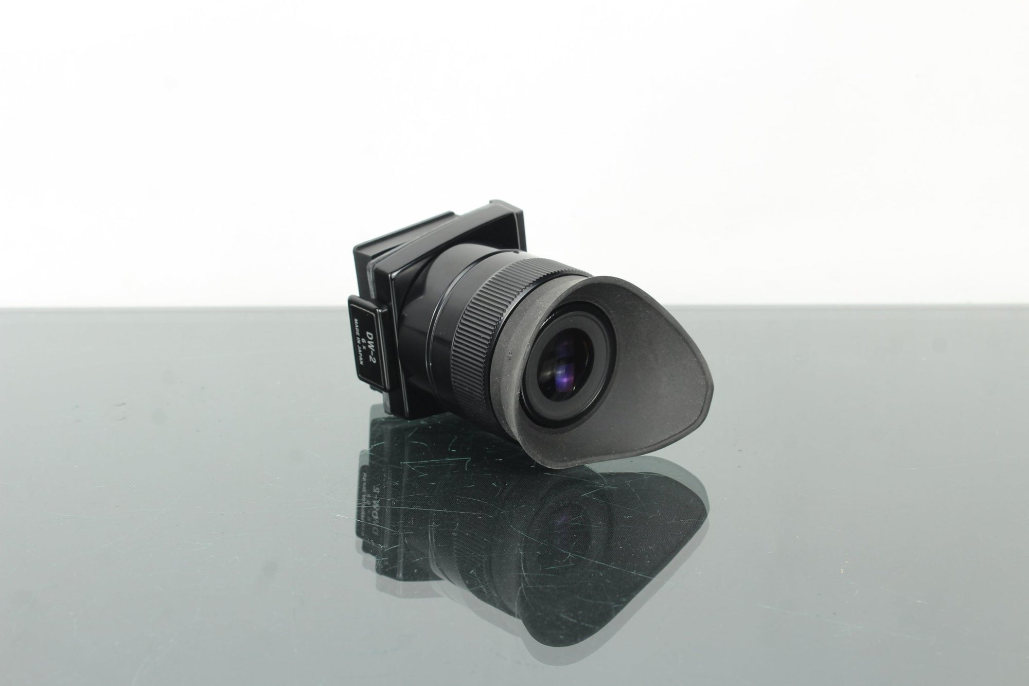 Nikon F2 + 28mm 3.5 Nikkor lens (F - mount) - Dutch|Thrift