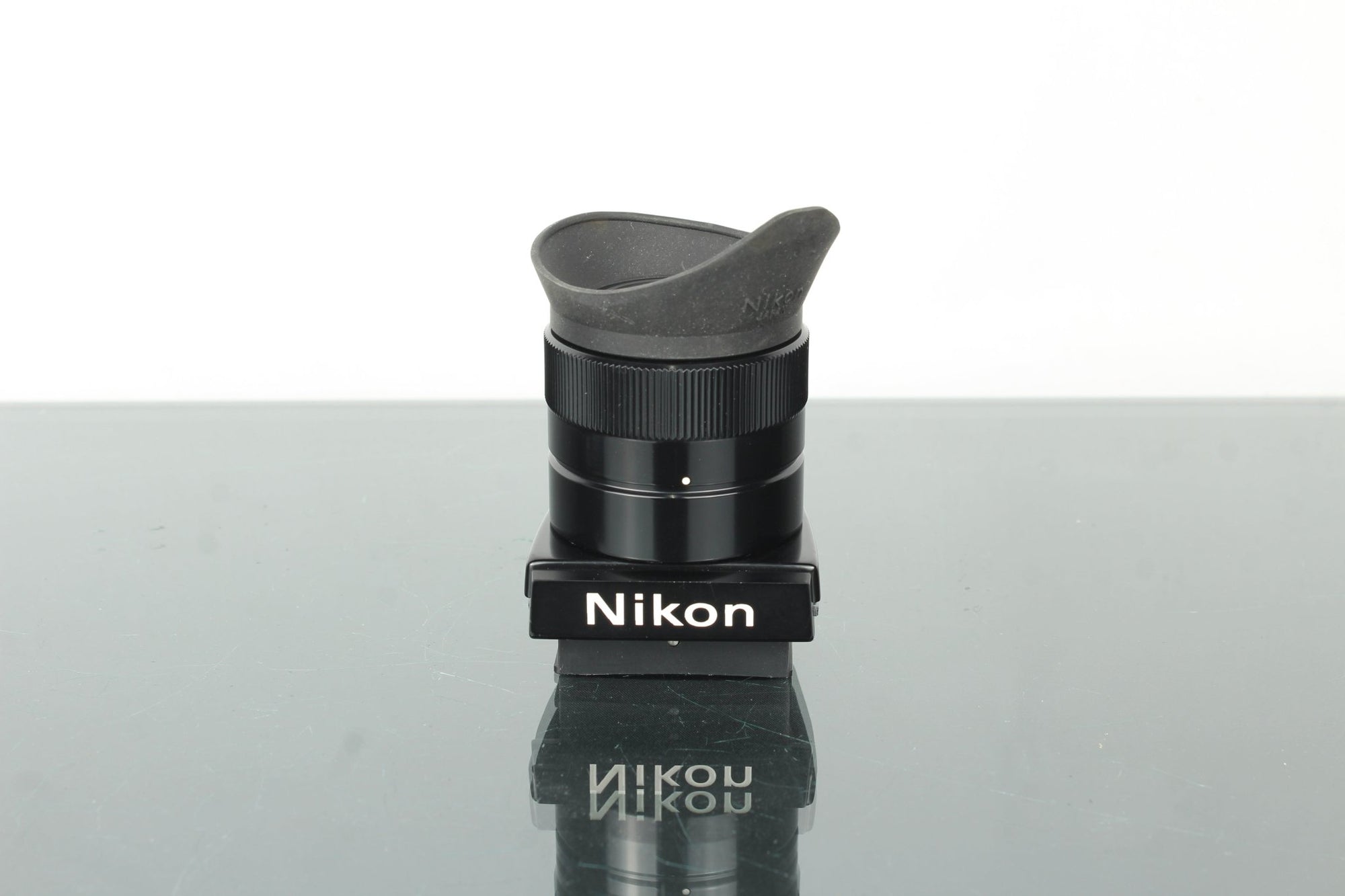 Nikon F2 + 28mm 3.5 Nikkor lens (F - mount) - Dutch|Thrift