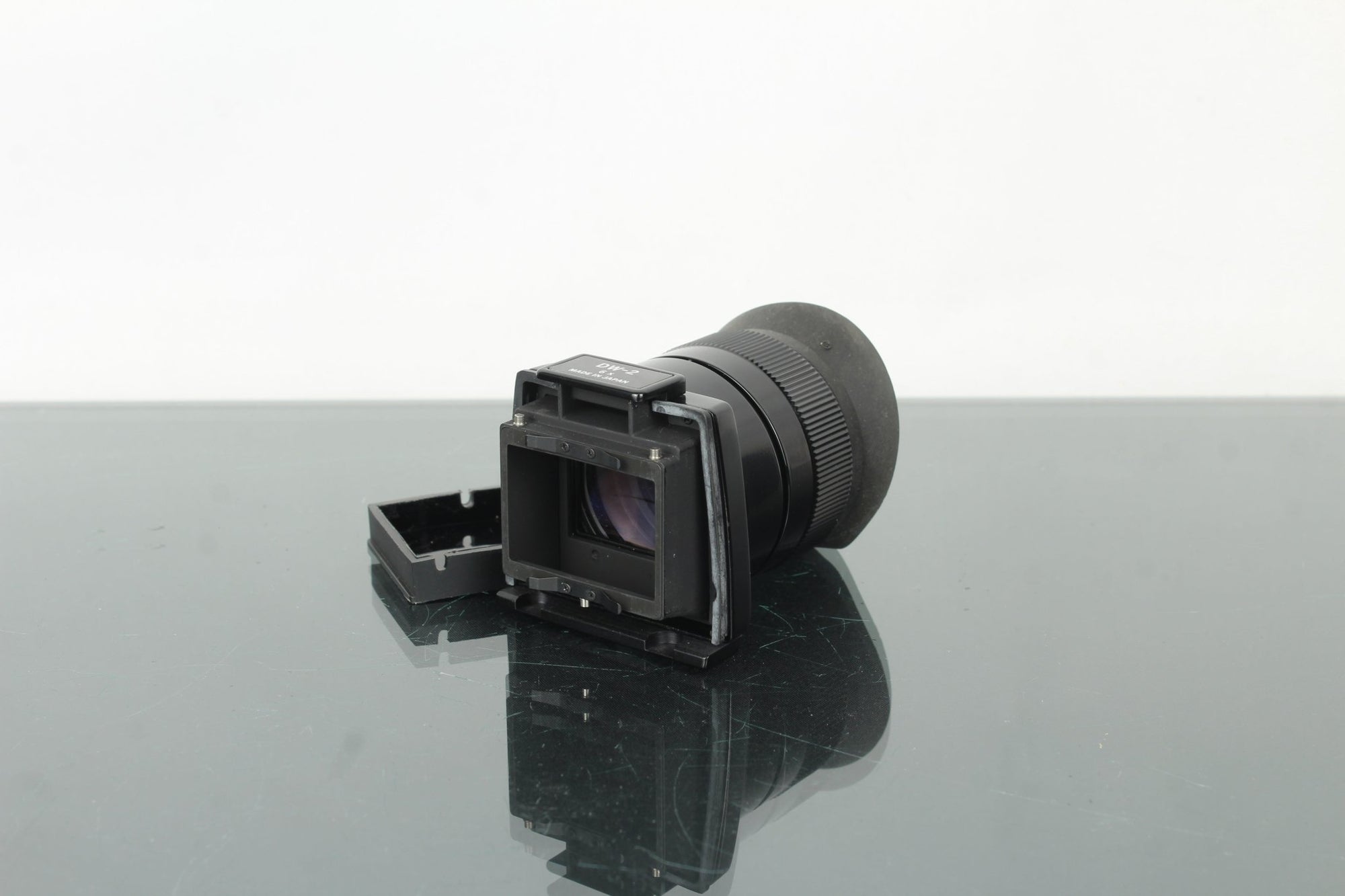 Nikon F2 + 28mm 3.5 Nikkor lens (F - mount) - Dutch|Thrift