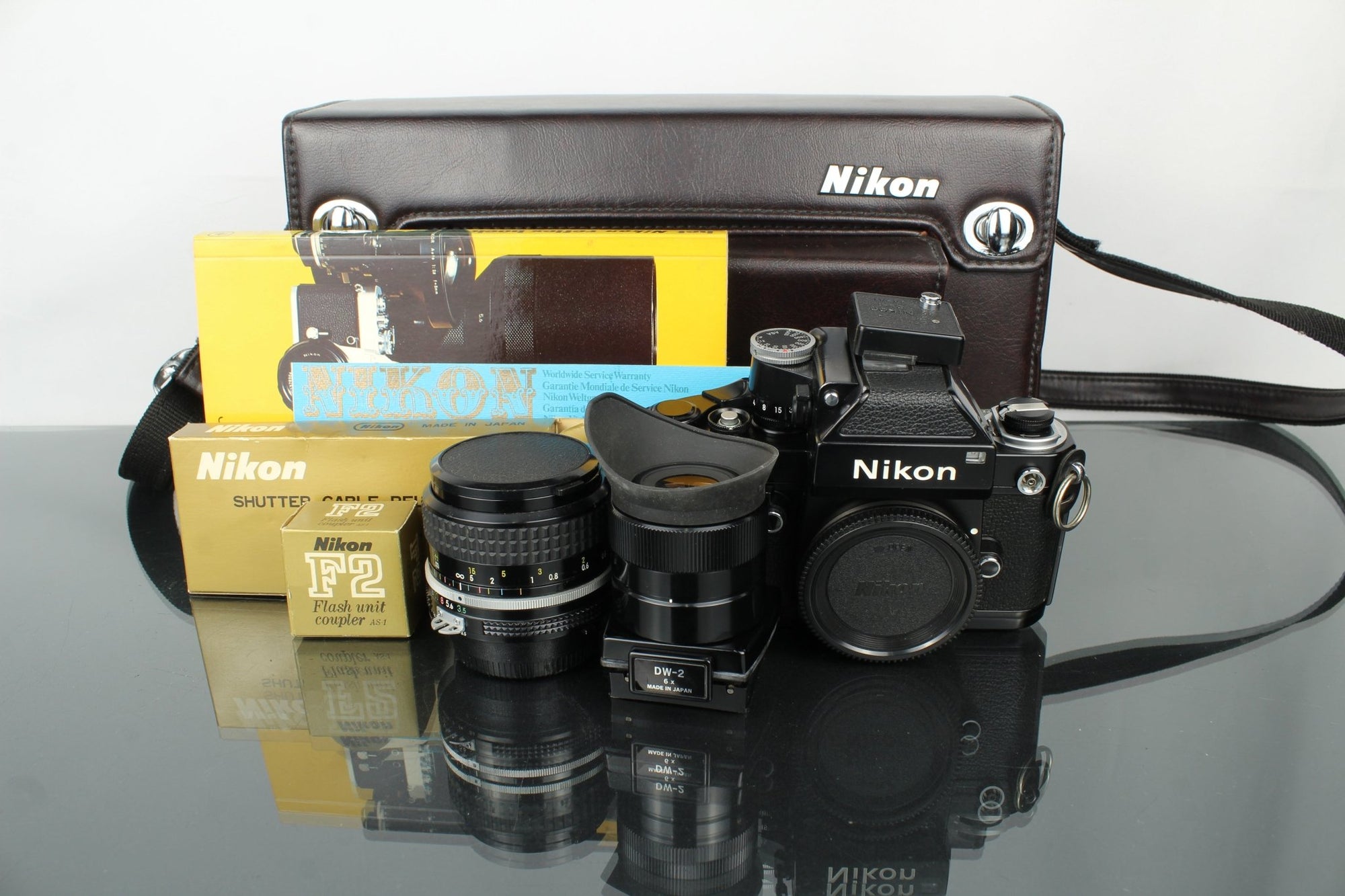 Nikon F2 + 28mm 3.5 Nikkor lens (F - mount) - Dutch|Thrift