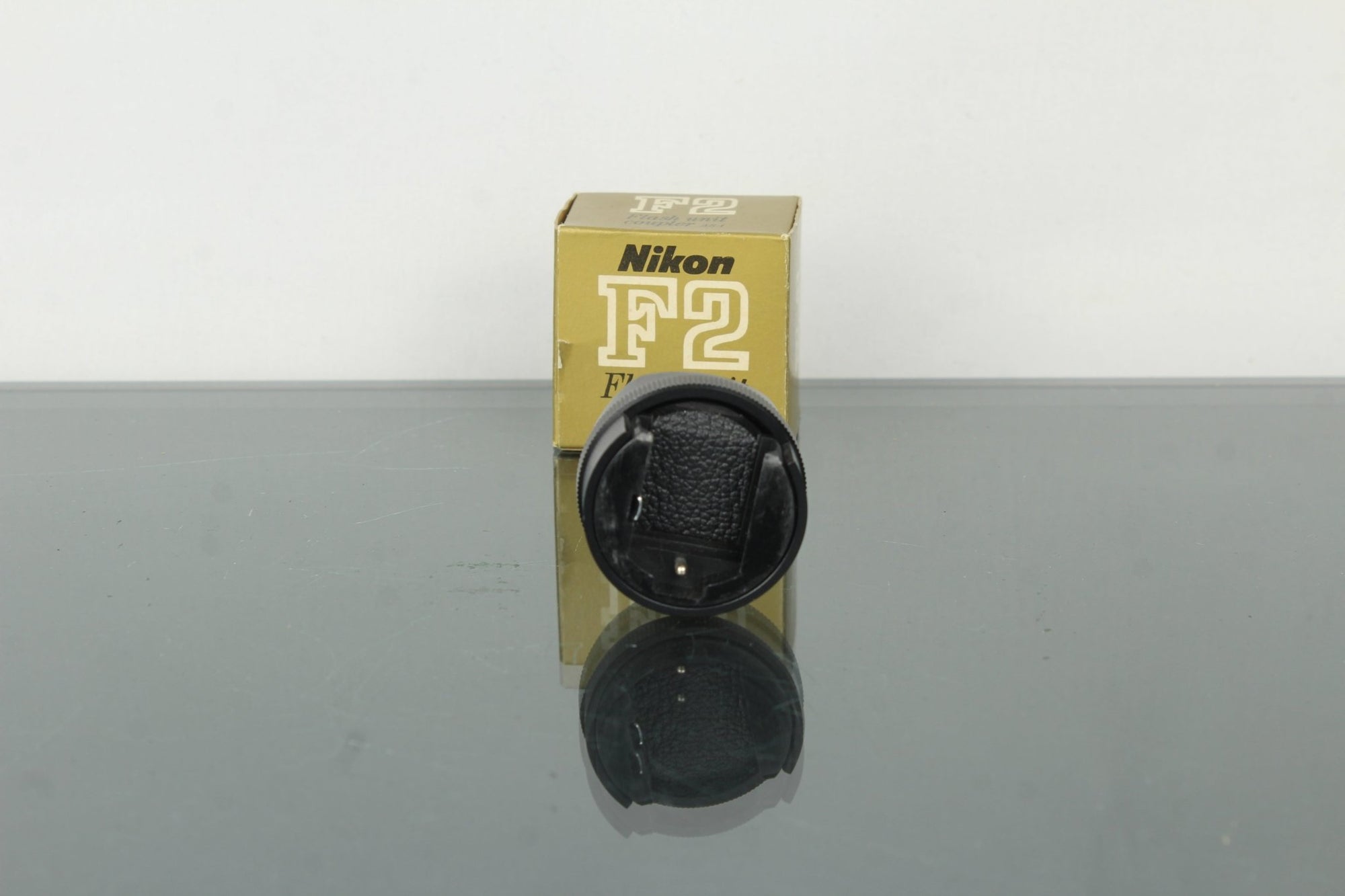 Nikon F2 + 28mm 3.5 Nikkor lens (F - mount) - Dutch|Thrift