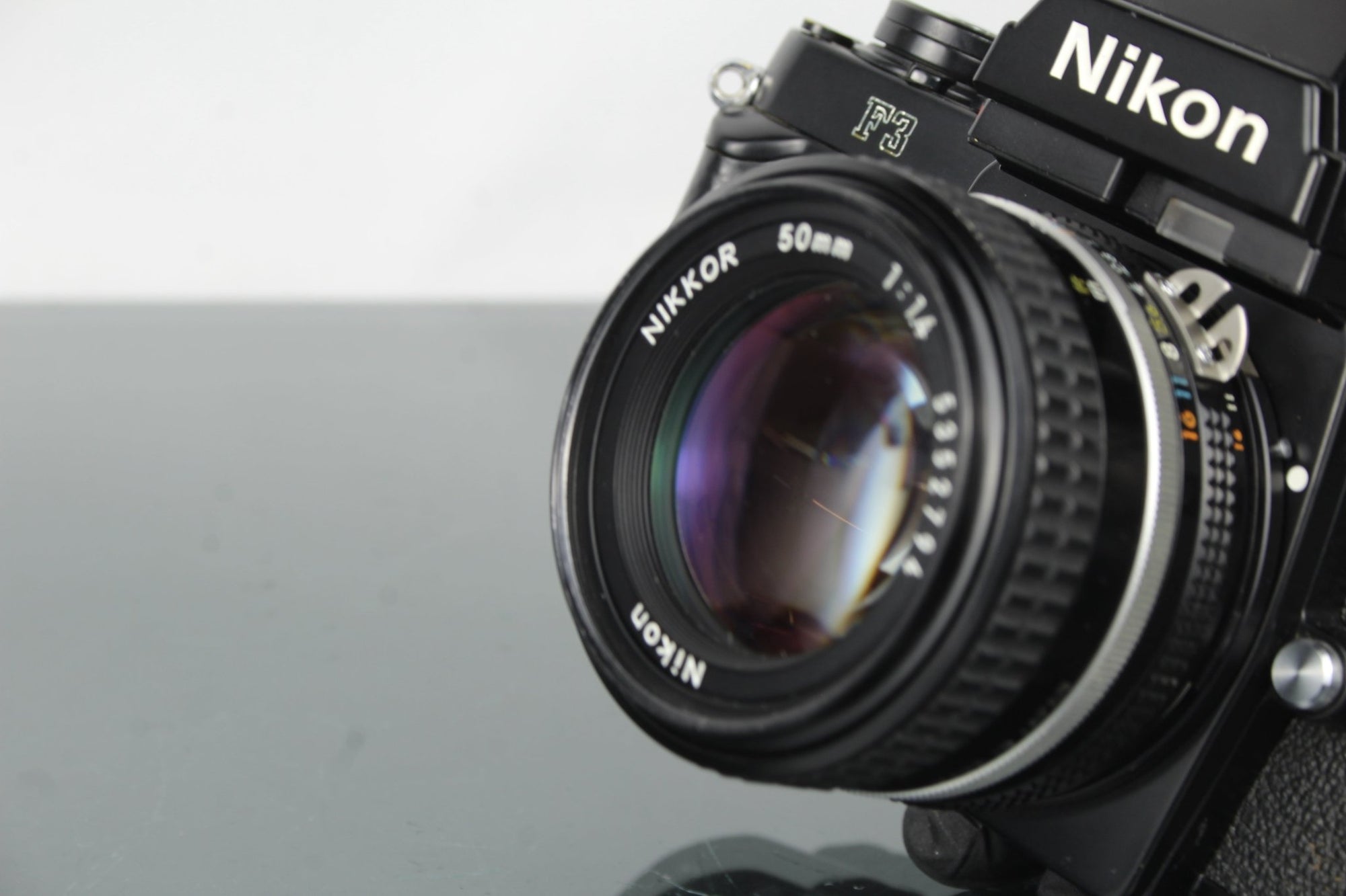 Nikon F3 + Nikkor 50mm 1:1.4 lens - Dutch|Thrift