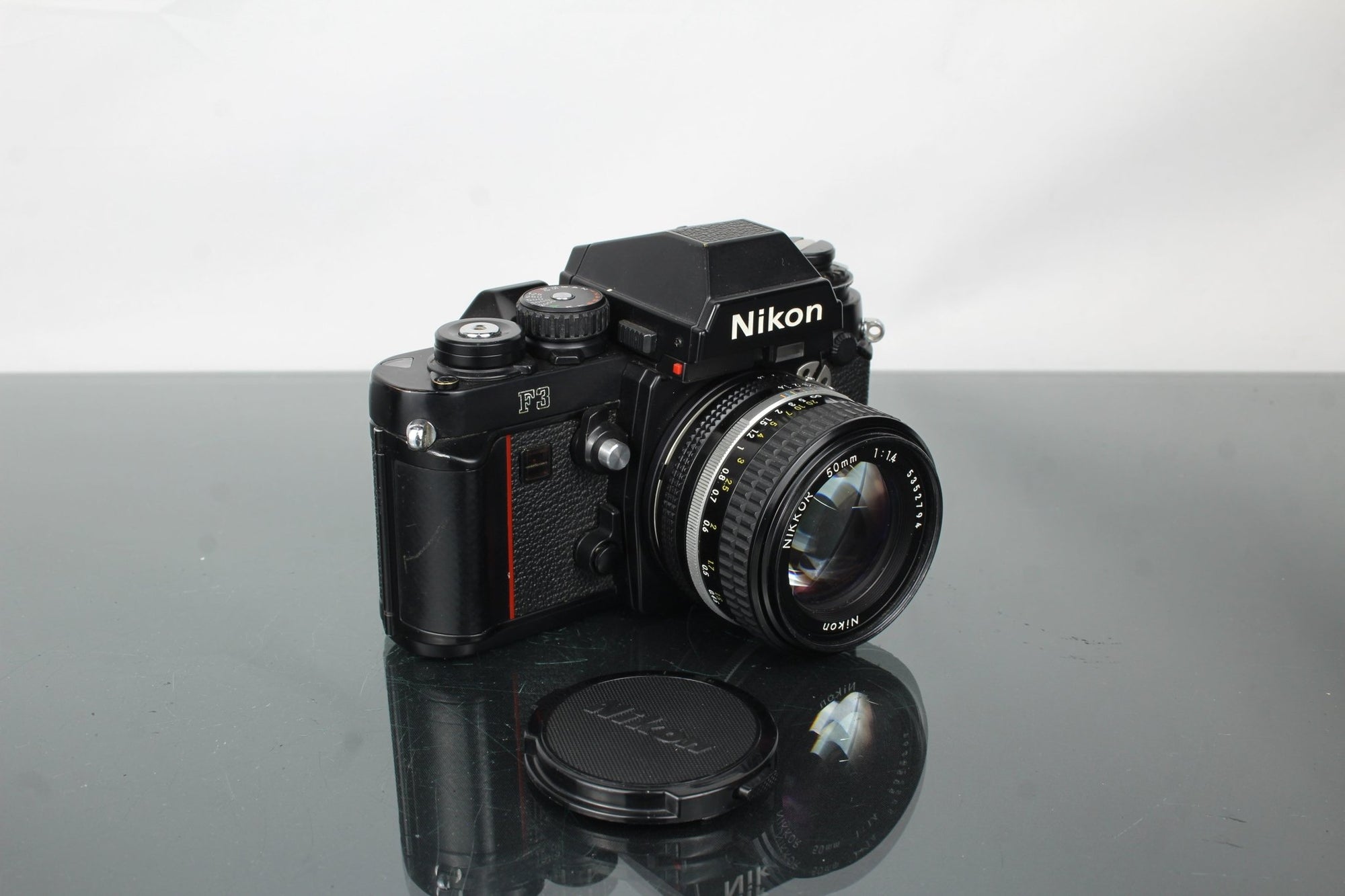 Nikon F3 + Nikkor 50mm 1:1.4 lens - Dutch|Thrift