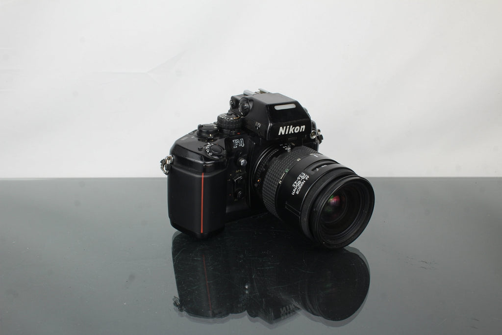 Nikon F4 + AF Nikkor 35 - 135mm 1:3.5 - 4.5 (Nikon F mount) - Dutch|Thrift