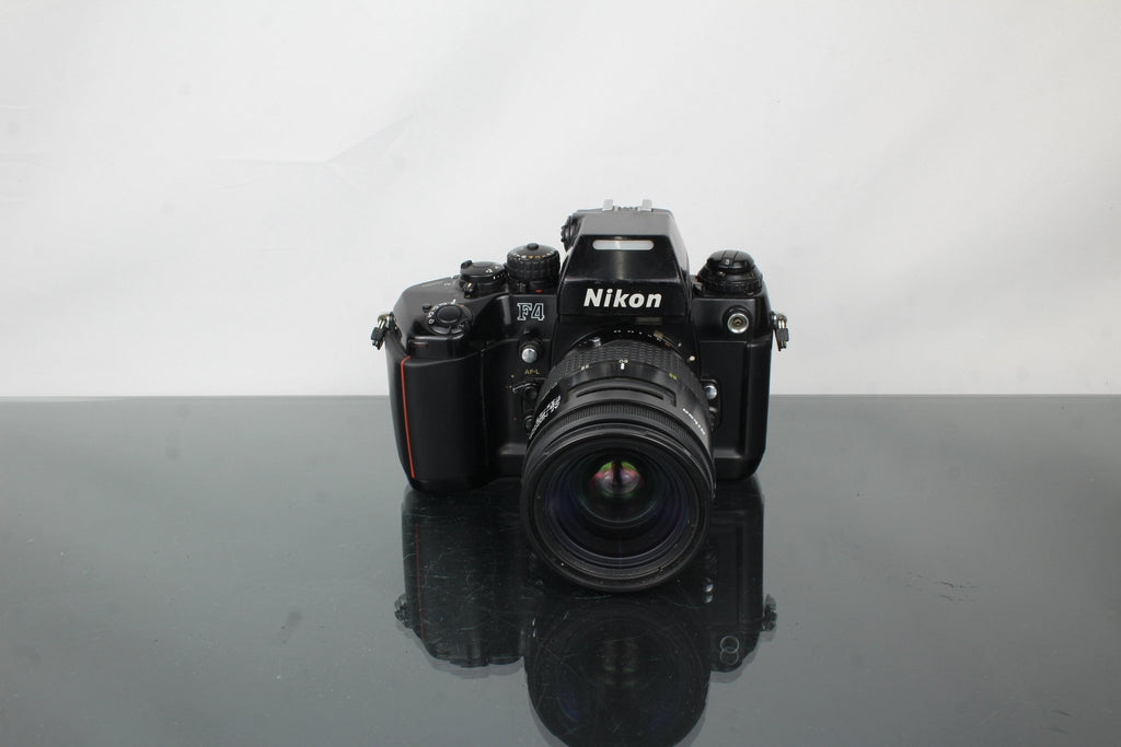 Nikon F4 + AF Nikkor 35 - 135mm 1:3.5 - 4.5 (Nikon F mount) - Dutch|Thrift