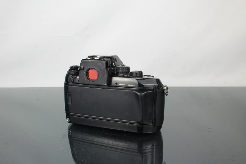 Nikon F4 + AF Nikkor 35 - 135mm 1:3.5 - 4.5 (Nikon F mount) - Dutch|Thrift