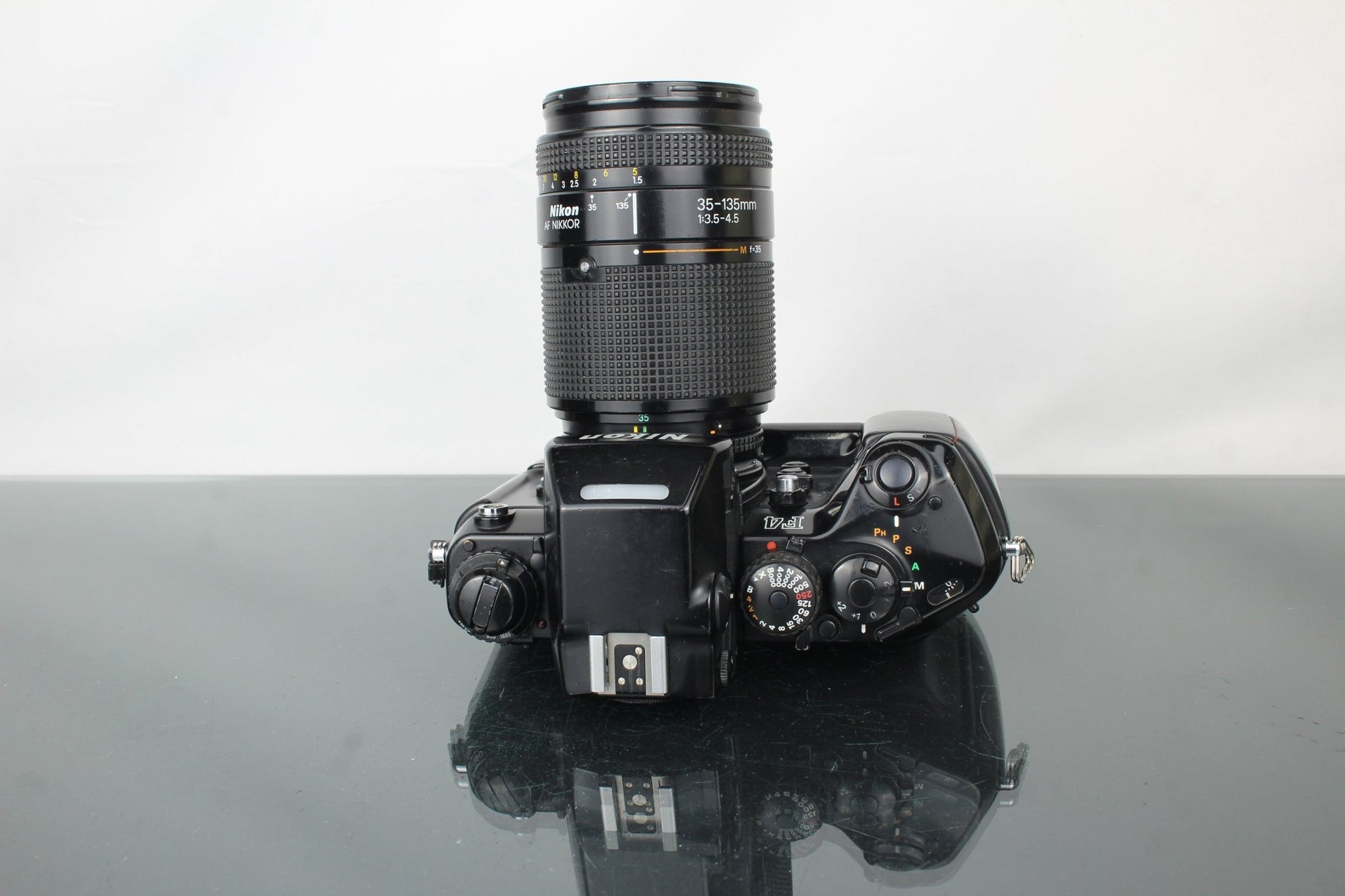 Nikon F4 + Nikon AF 35 - 135mm 1:3.5 - 4.5 lens - Dutch|Thrift