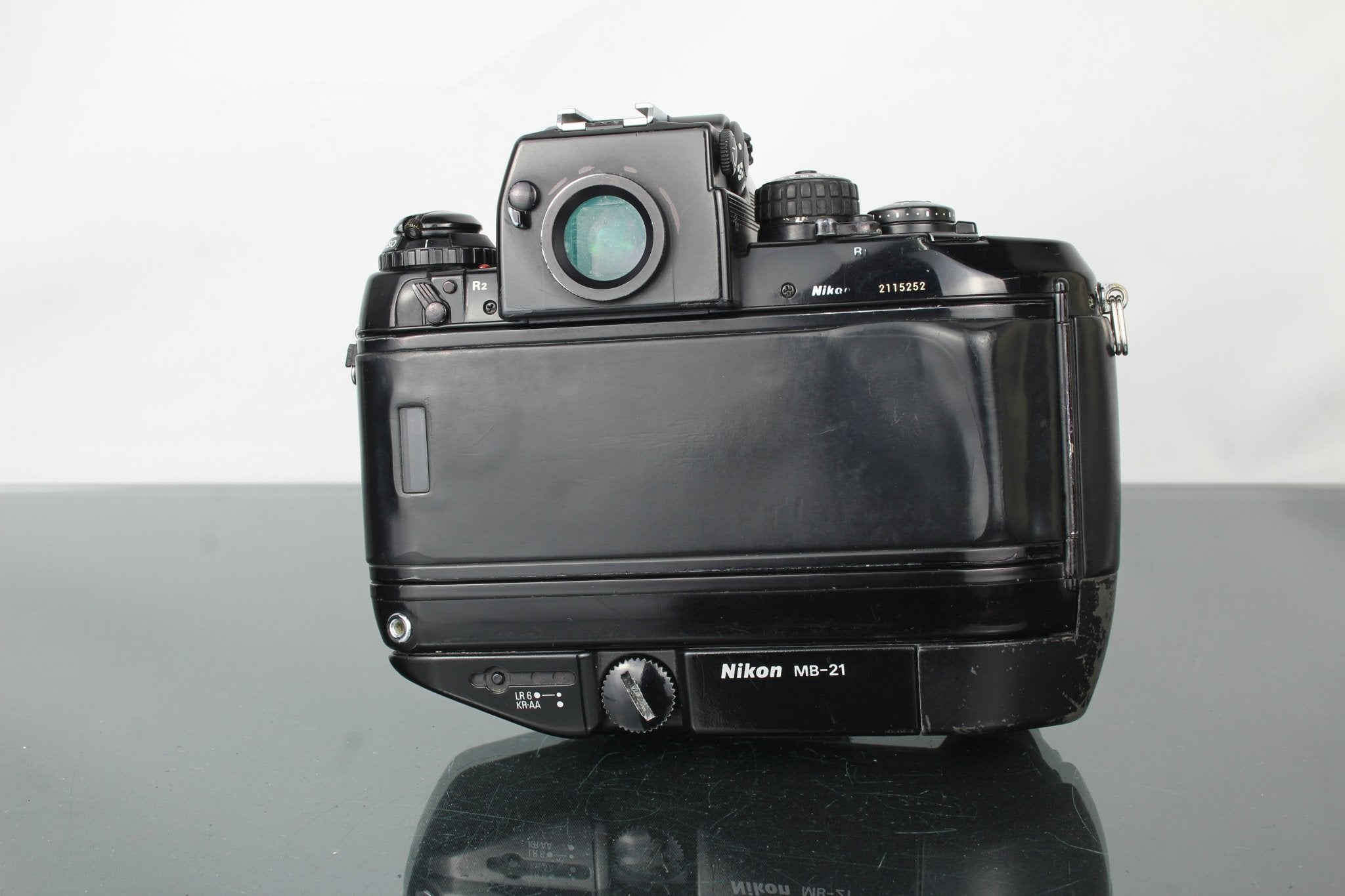 Nikon F4 + Nikon AF 35-135mm 1:3.5-4.5 lens – Dutch|Thrift