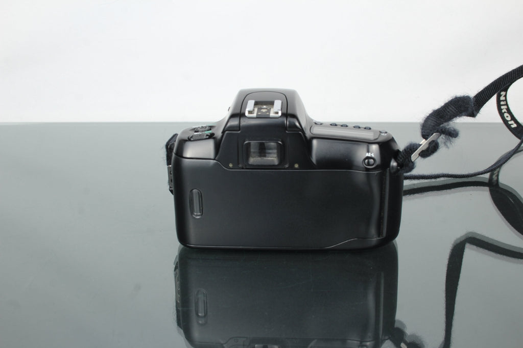 Nikon F50 + 35 - 80mm Nikon lens - Dutch|Thrift