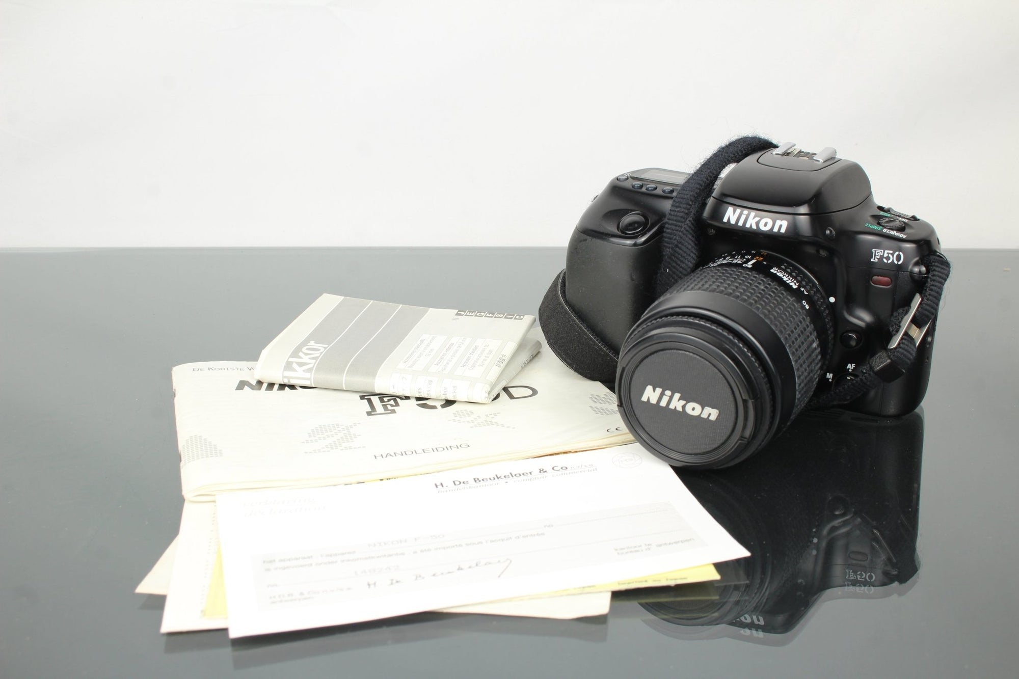 Nikon F50 + 35 - 80mm Nikon lens - Dutch|Thrift