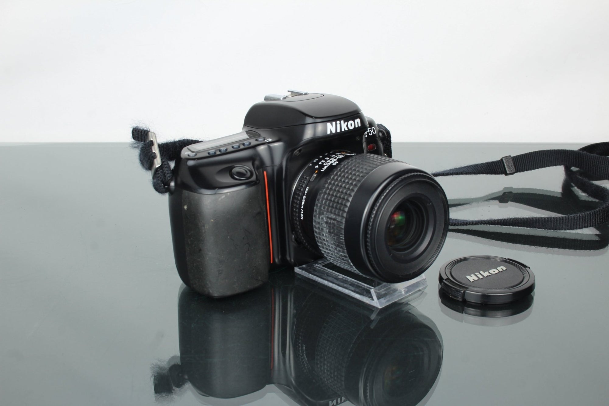 Nikon F50 + 35 - 80mm Nikon lens - Dutch|Thrift