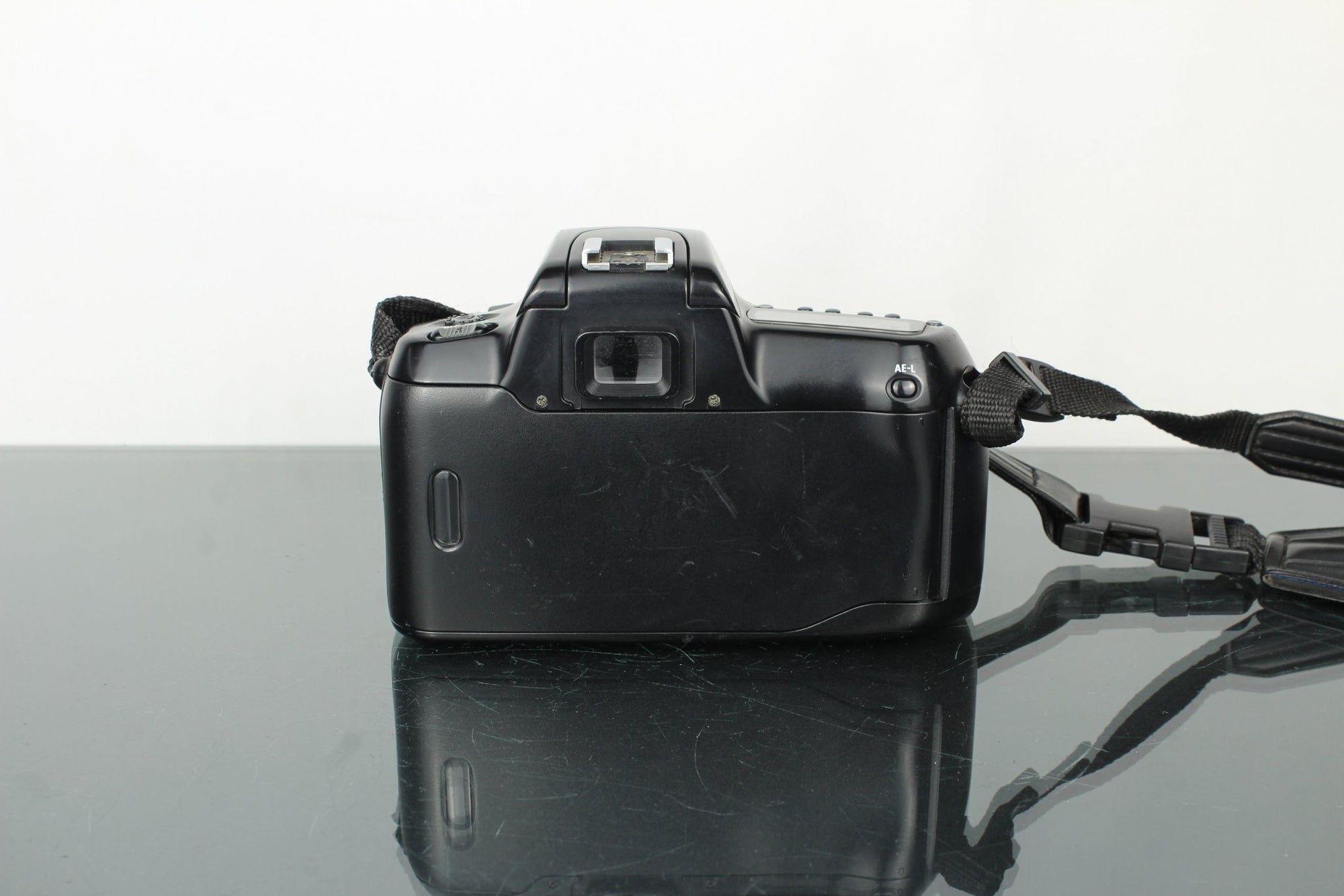 Nikon F50 + 50mm 1.8 Nikon AF lens - Dutch|Thrift