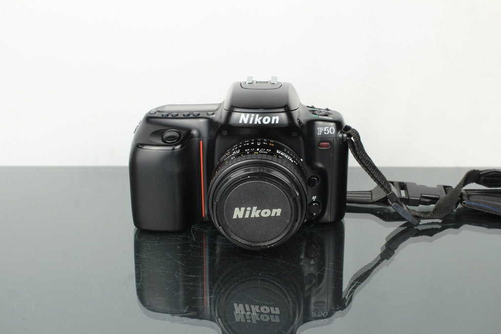 Nikon F50 + 50mm 1.8 Nikon AF lens - Dutch|Thrift
