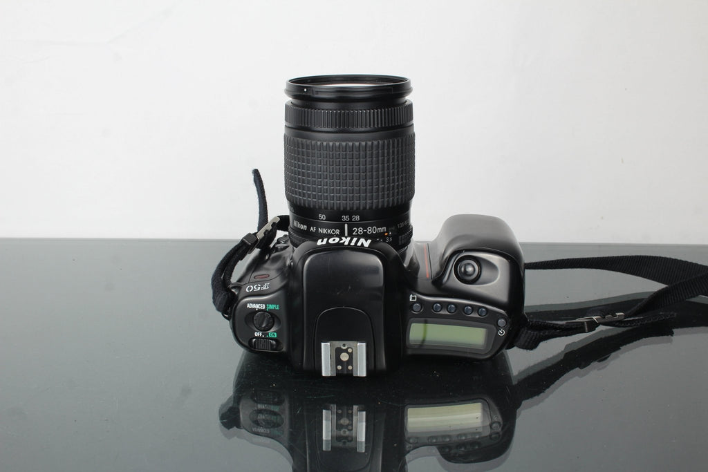 Nikon F50 + Nikkor 28 - 80mm 1:3.5 - 5.6 D lens - Dutch|Thrift