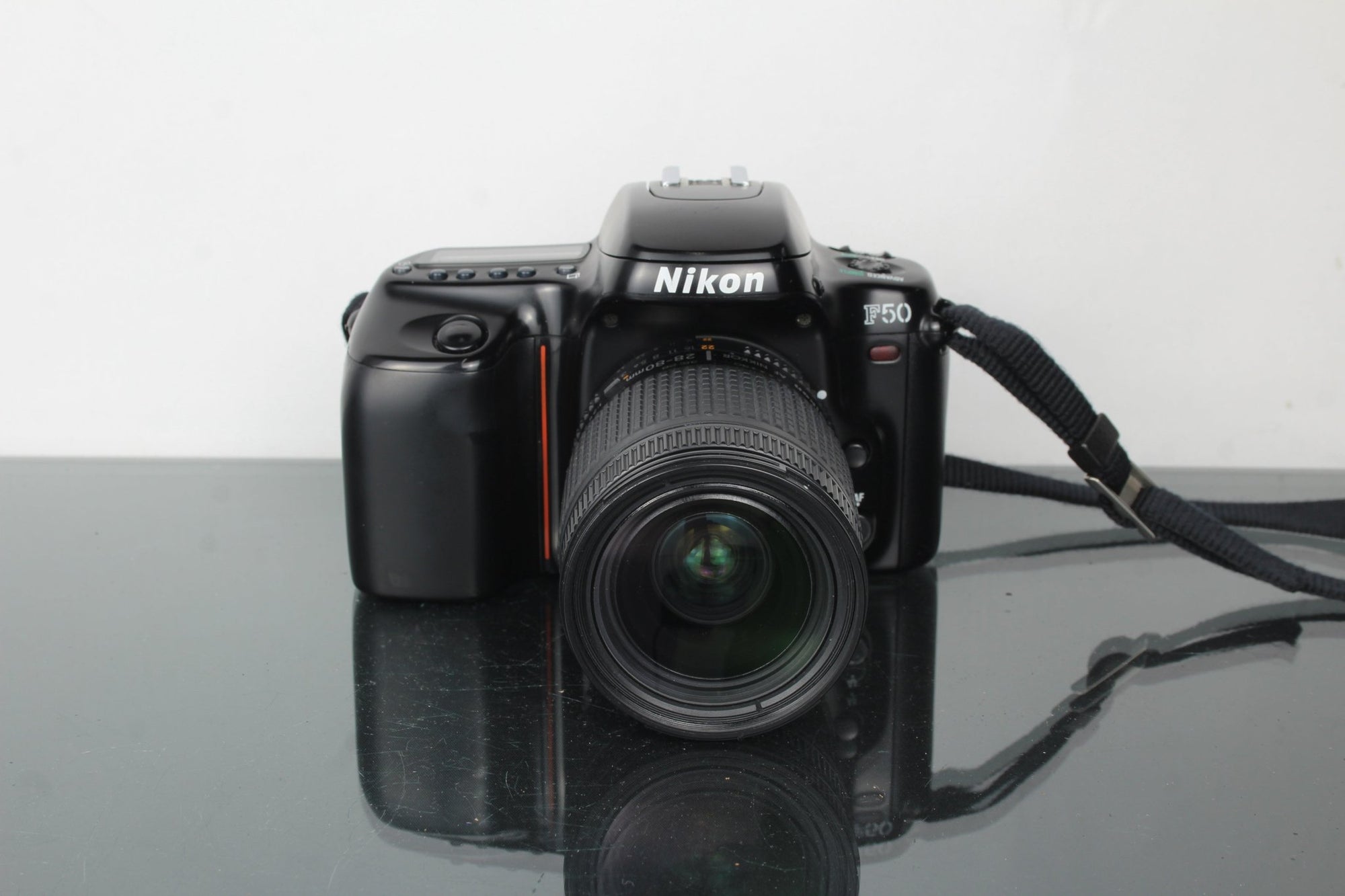 Nikon F50 + Nikkor 28 - 80mm 1:3.5 - 5.6 D lens - Dutch|Thrift