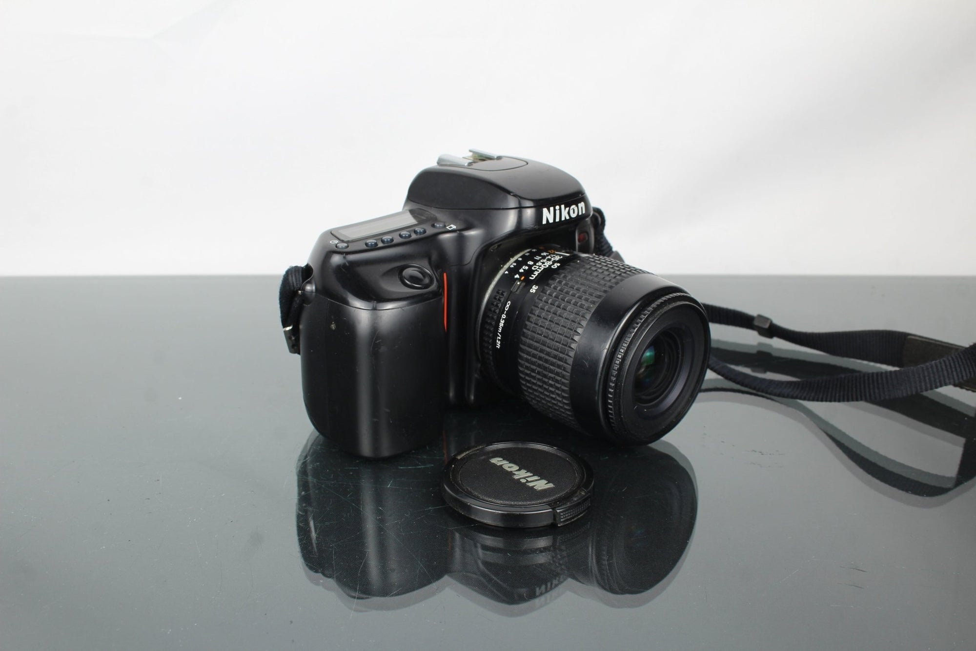 Nikon F50 + Nikkor AF 35 - 80mm 1:4 - 5.6 D lens - Dutch|Thrift