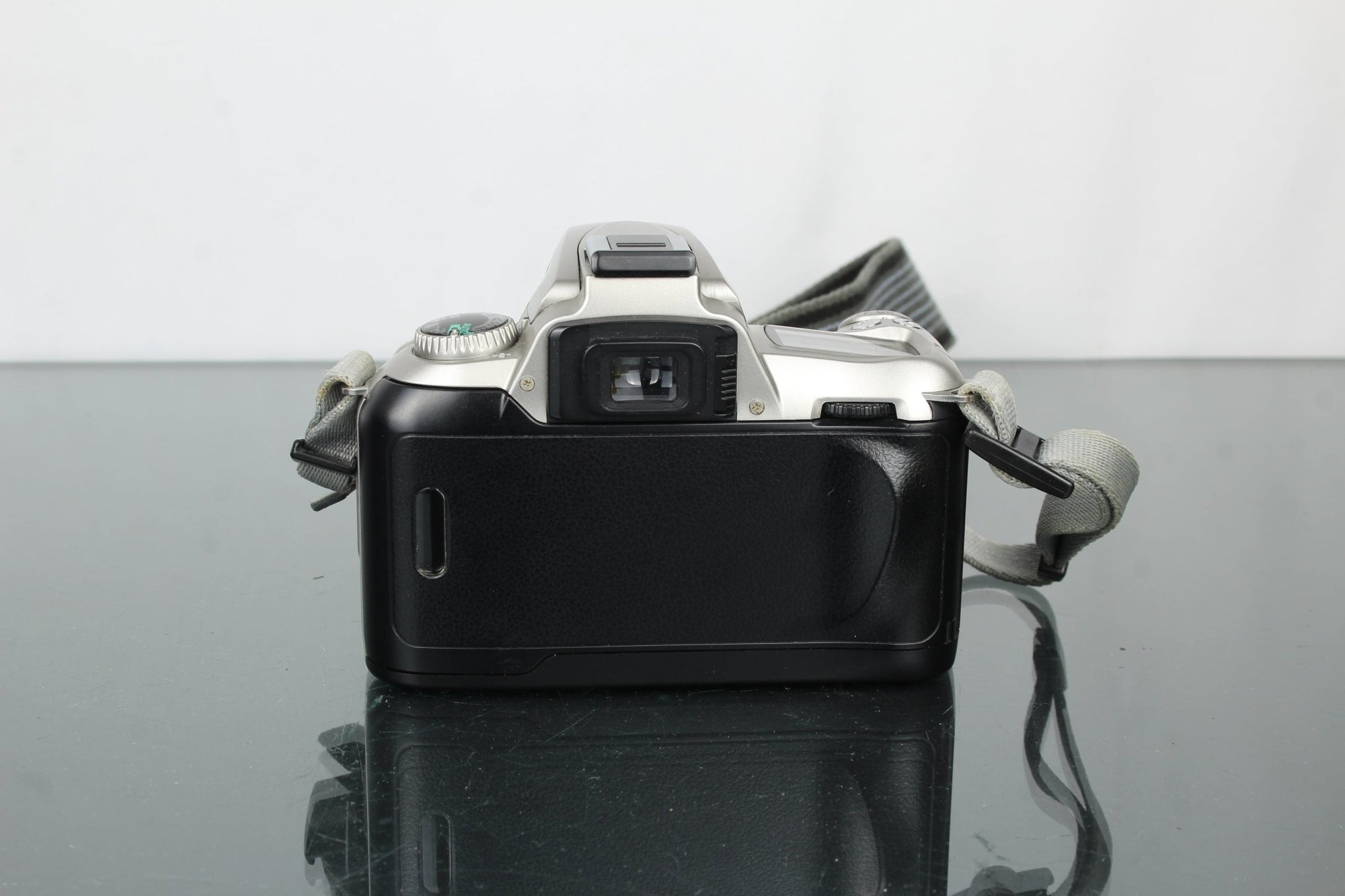 Nikon F55 - Dutch|Thrift