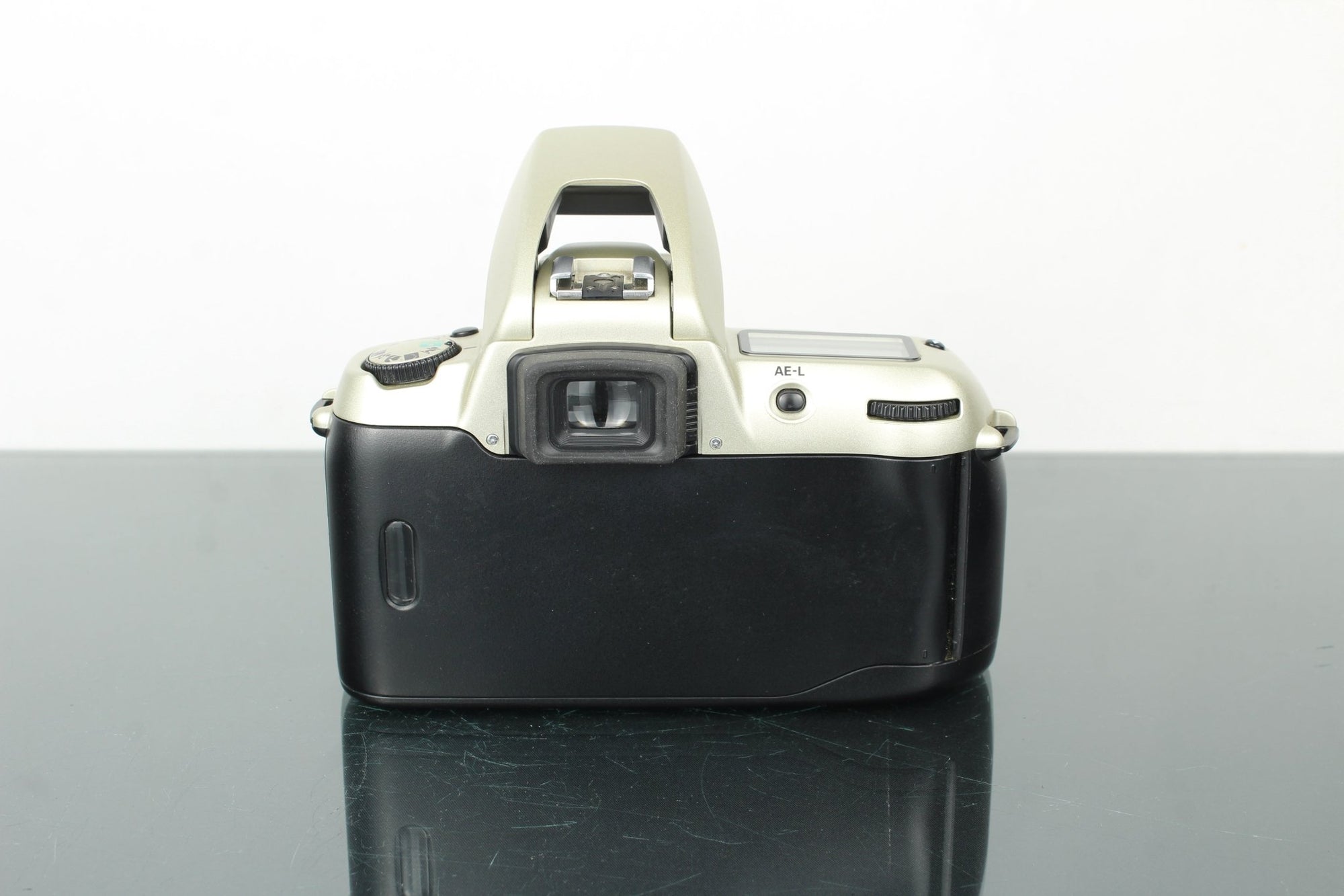 Nikon F60 + Nikkor AF 70 - 300mm F/4 - F/5.6G lens - Dutch|Thrift