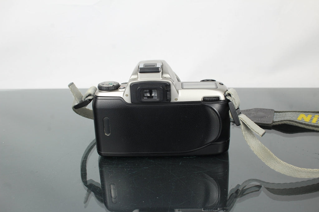 Nikon F65 + 28 - 80mm 1:3.3 - 5.6 G Nikon F - mount lens - Dutch|Thrift