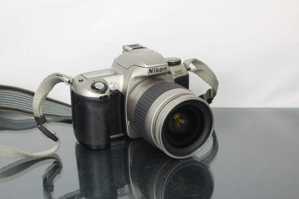 Nikon F65 + AF Nikkor 28 - 80mm 3.5 - 5.6 lens (Nikon F mount) - Dutch|Thrift