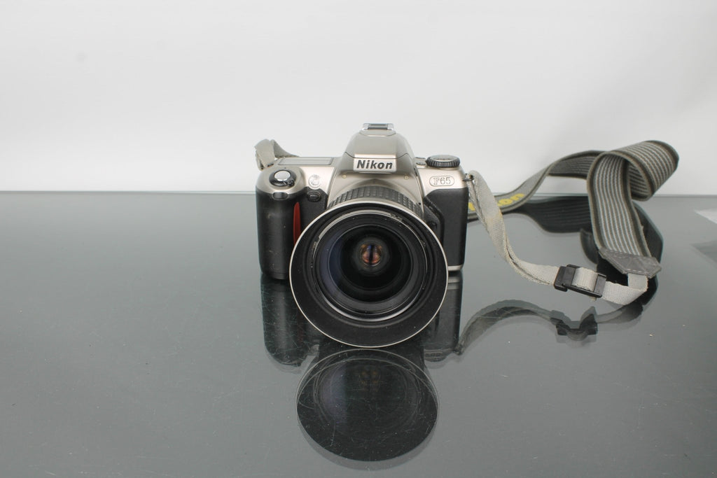 Nikon F65 + Nikkor 28 - 80mm 1:3.3 - 5.6 - Dutch|Thrift