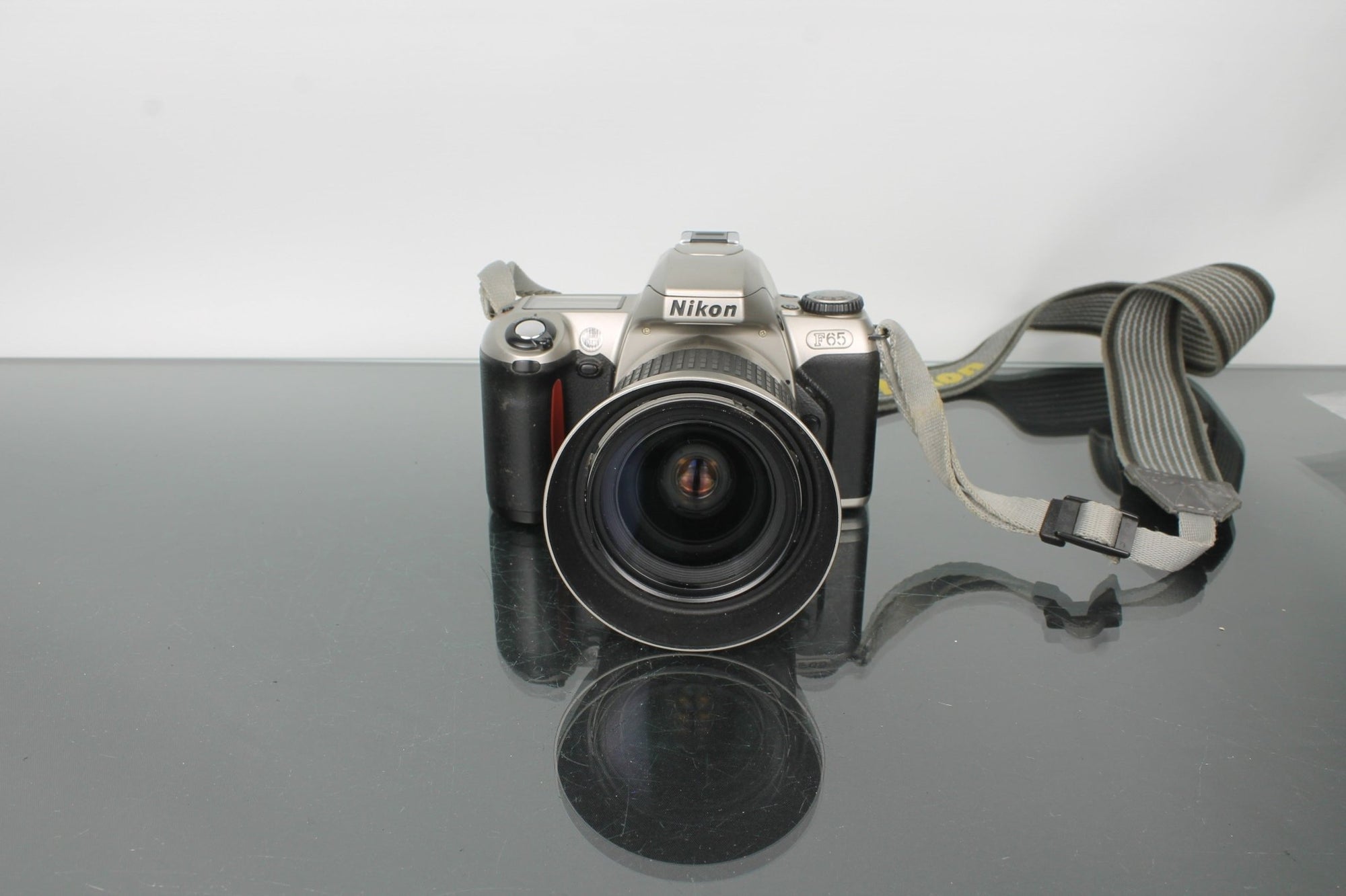 Nikon F65 + Nikkor 28 - 80mm 1:3.3 - 5.6 - Dutch|Thrift