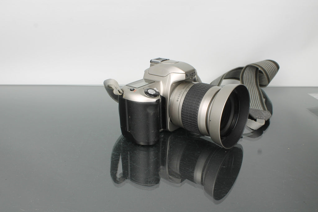 Nikon F65 + Nikkor 28 - 80mm 1:3.3 - 5.6 - Dutch|Thrift