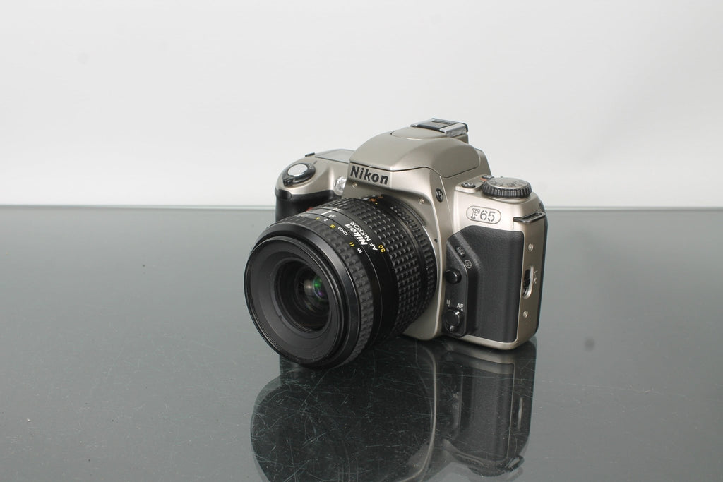 Nikon F65 + Nikon AF Nikkor 35 - 80mm 1:4 - 5.6 - Dutch|Thrift