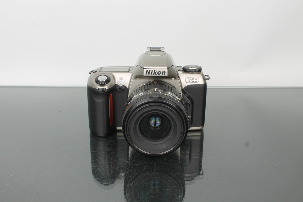 Nikon F65 + Nikon AF Nikkor 35 - 80mm 1:4 - 5.6 - Dutch|Thrift