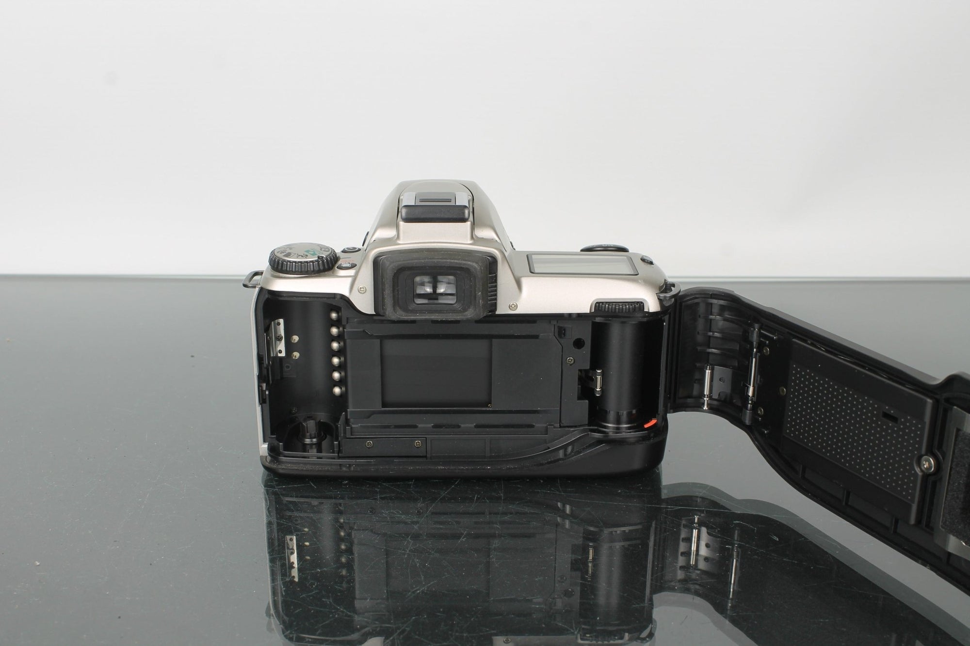 Nikon F65 + Nikon AF Nikkor 35 - 80mm 1:4 - 5.6 - Dutch|Thrift