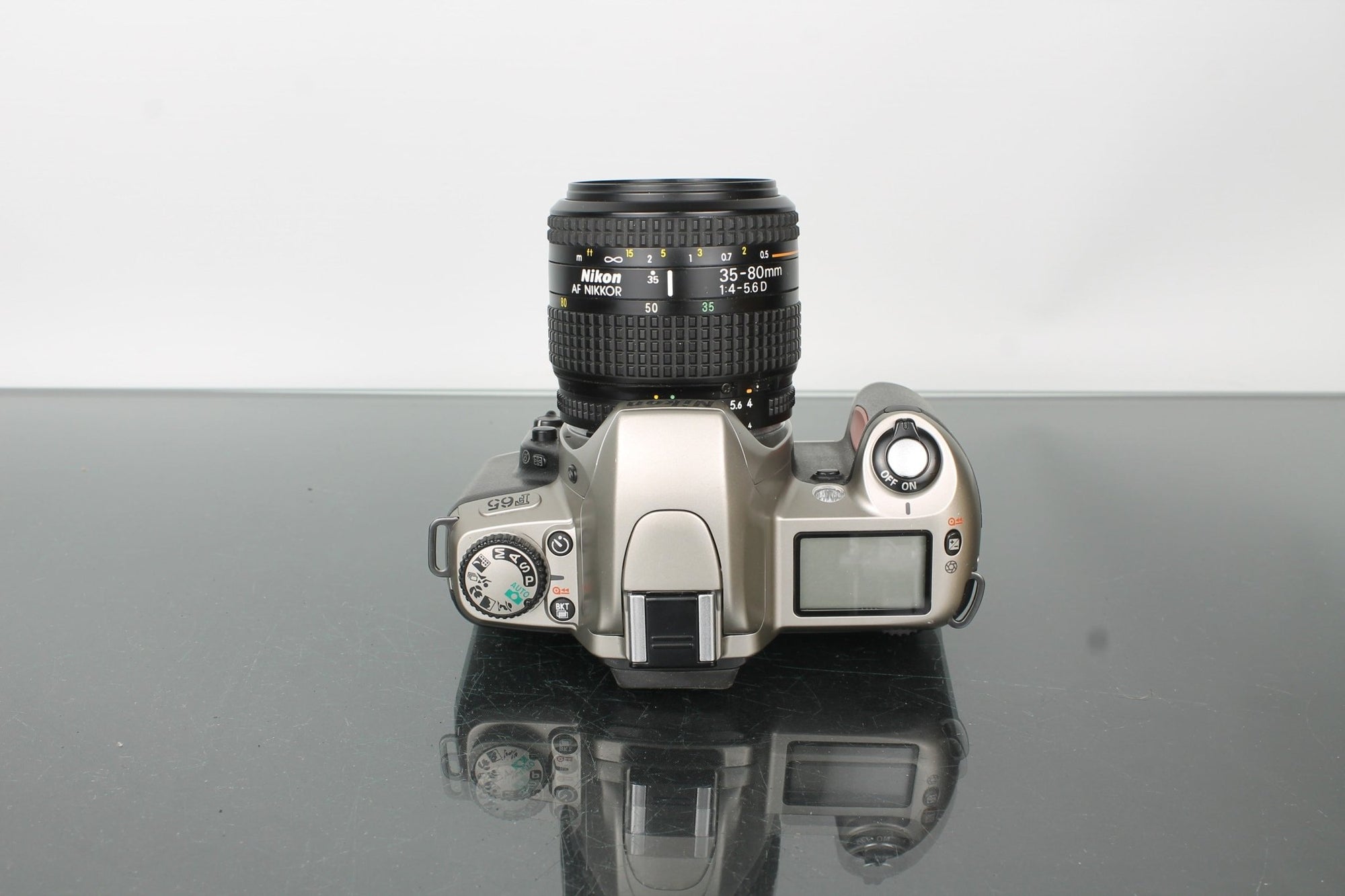 Nikon F65 + Nikon AF Nikkor 35 - 80mm 1:4 - 5.6 - Dutch|Thrift