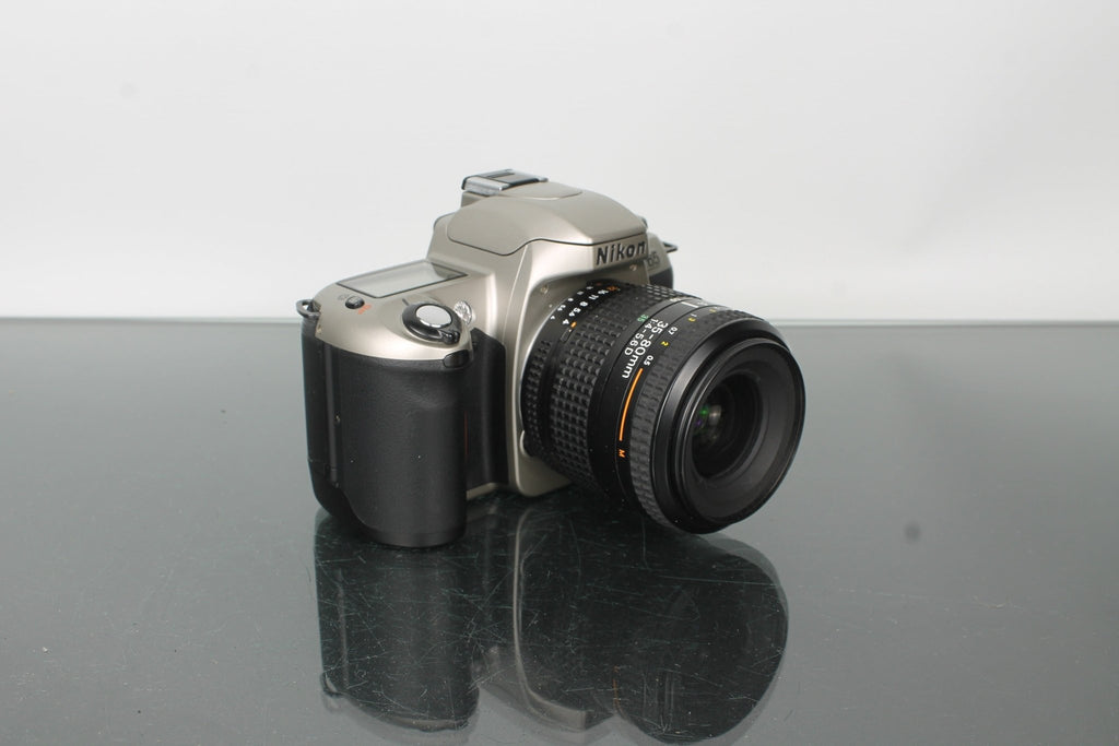 Nikon F65 + Nikon AF Nikkor 35 - 80mm 1:4 - 5.6 - Dutch|Thrift
