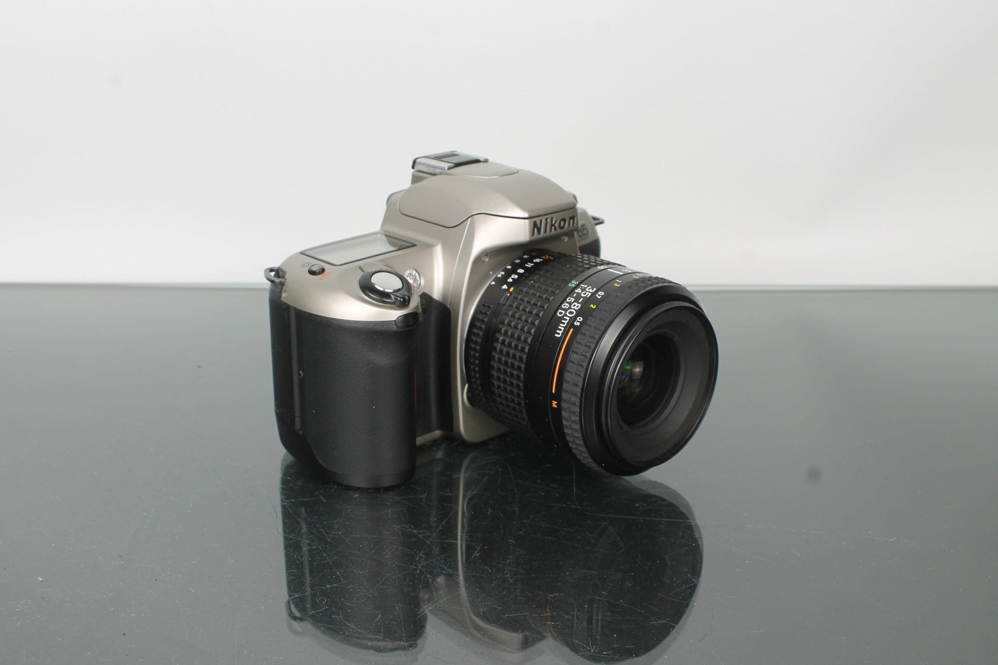 Nikon F65 + Nikon AF Nikkor 35 - 80mm 1:4 - 5.6 - Dutch|Thrift