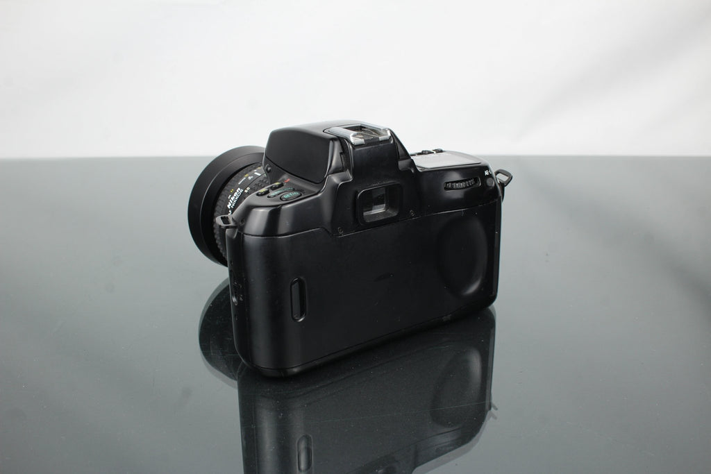 Nikon F70 + Nikkor 35 - 80mm 1:4 - 5.6 D lens - Dutch|Thrift