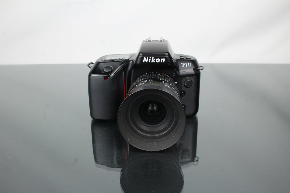 Nikon F70 + Nikkor 35 - 80mm 1:4 - 5.6 D lens - Dutch|Thrift