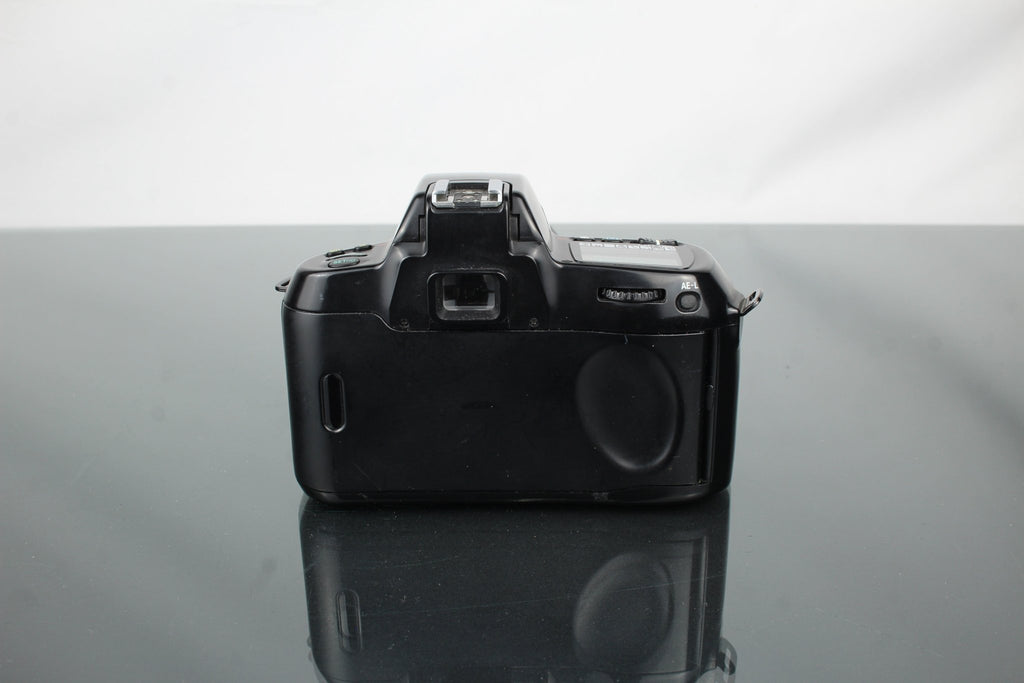 Nikon F70 + Nikkor 35 - 80mm 1:4 - 5.6 D lens - Dutch|Thrift