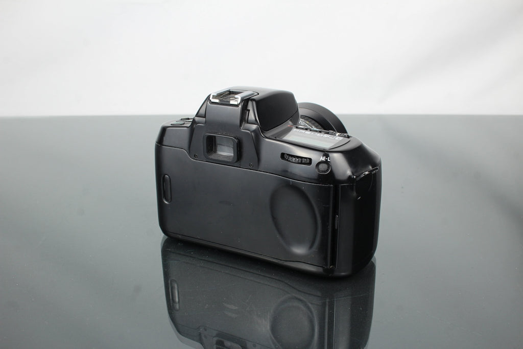 Nikon F70 + Nikkor 35 - 80mm 1:4 - 5.6 D lens - Dutch|Thrift