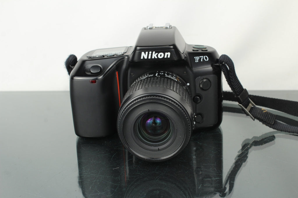 Nikon F70 + Nikon AF Nikkor 35 - 80mm 1:4 - 5.6 D lens (F - mount) - Dutch|Thrift