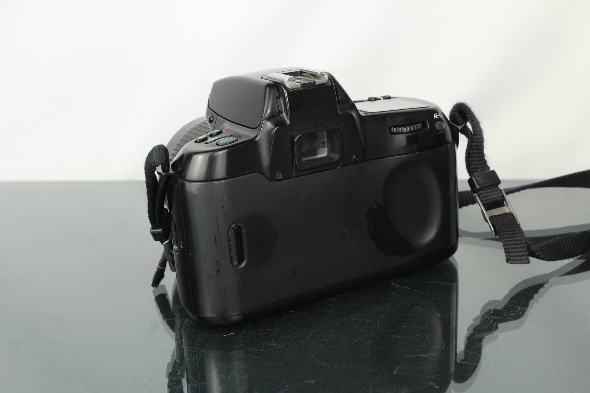 Nikon F70 + Nikon AF Nikkor 35 - 80mm 1:4 - 5.6 D lens (F - mount) - Dutch|Thrift