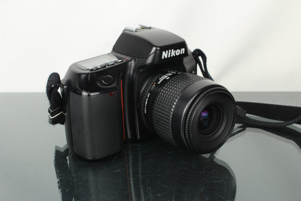 Nikon F70 + Nikon AF Nikkor 35 - 80mm 1:4 - 5.6 D lens (F - mount) - Dutch|Thrift