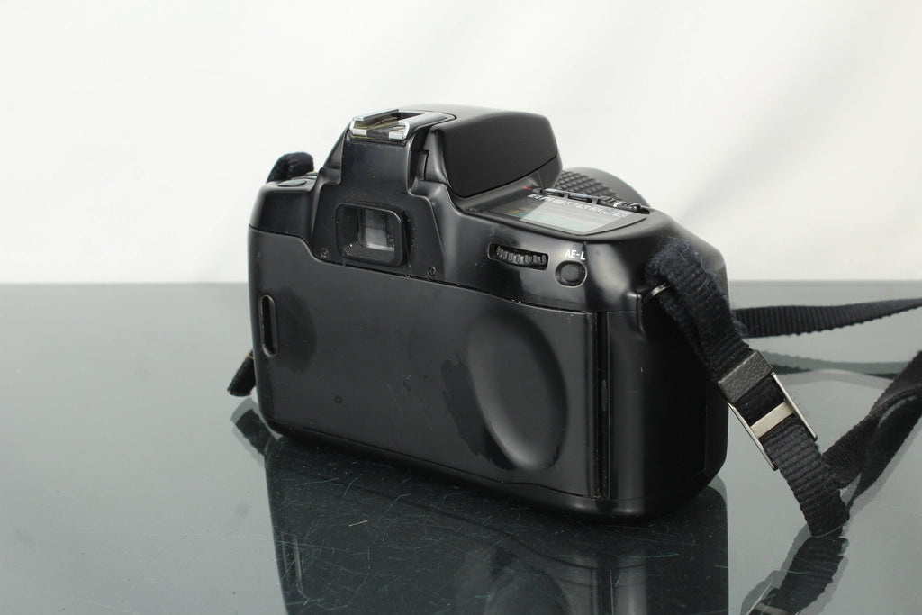 Nikon F70 + Nikon AF Nikkor 35 - 80mm 1:4 - 5.6 D lens (F - mount) - Dutch|Thrift