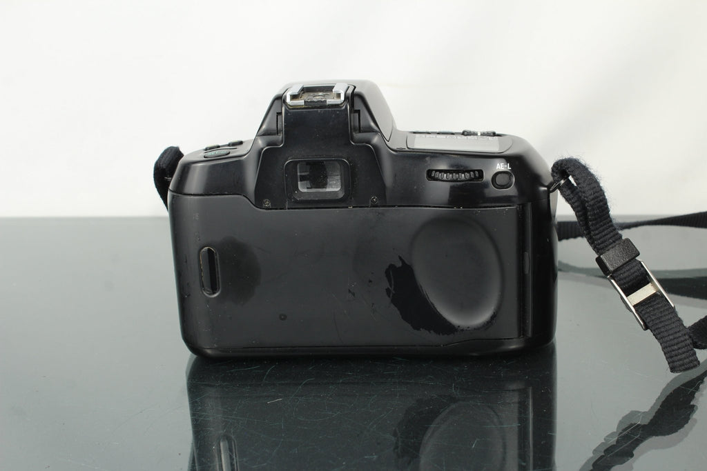 Nikon F70 + Nikon AF Nikkor 35 - 80mm 1:4 - 5.6 D lens (F - mount) - Dutch|Thrift