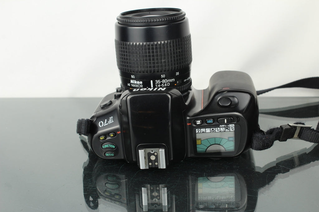 Nikon F70 + Nikon AF Nikkor 35 - 80mm 1:4 - 5.6 D lens (F - mount) - Dutch|Thrift