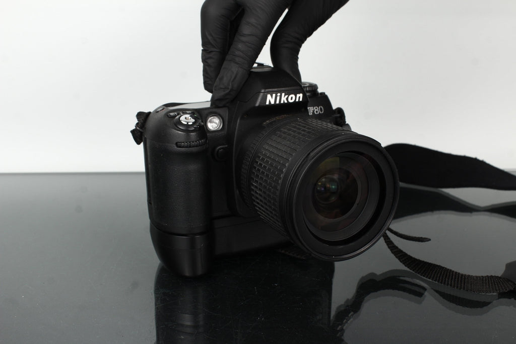 Nikon F80 + Nikkor 18 - 135mm 1:3.5 - 5.6G - Dutch|Thrift