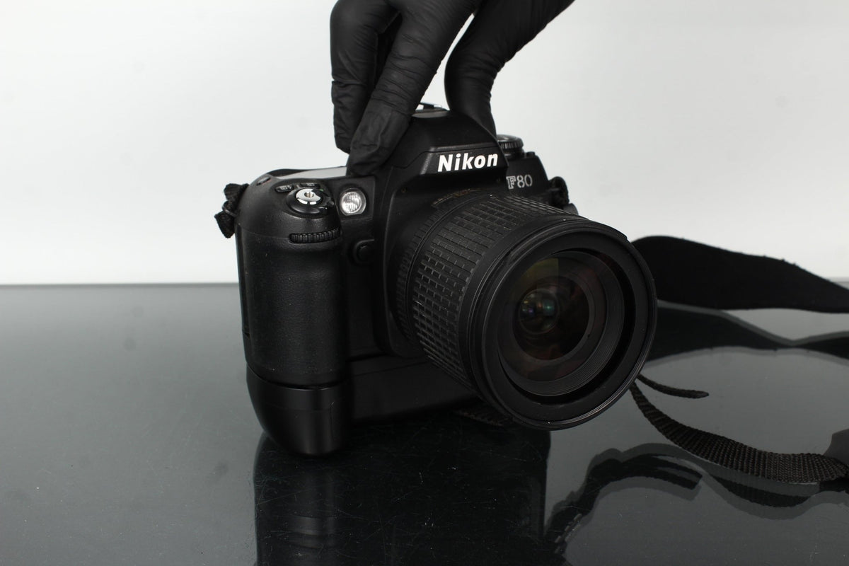 Nikon F80 + Nikkor 18 - 135mm 1:3.5 - 5.6G - Dutch|Thrift