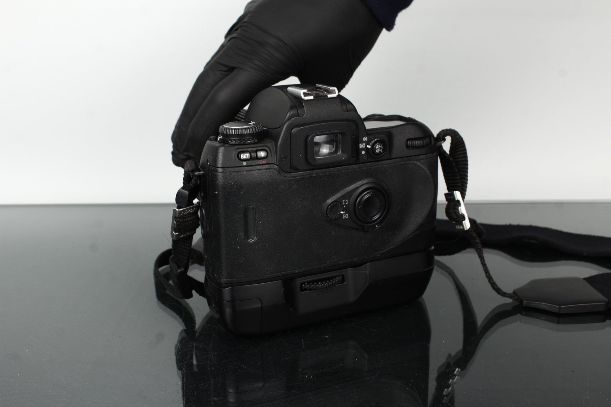 Nikon F80 + Nikkor 18 - 135mm 1:3.5 - 5.6G - Dutch|Thrift