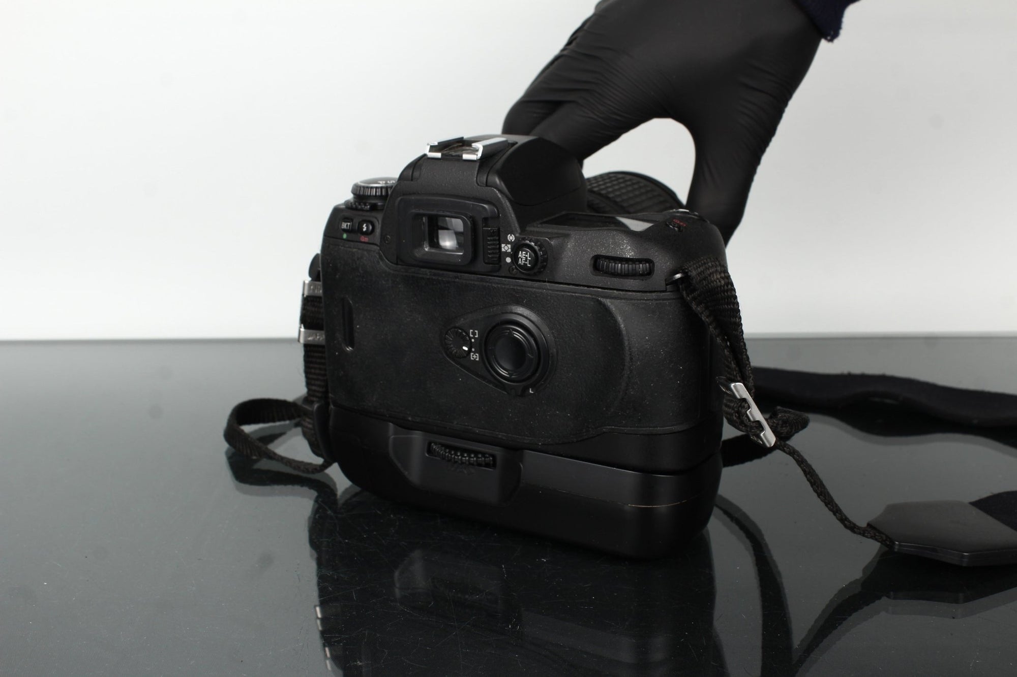 Nikon F80 + Nikkor 18 - 135mm 1:3.5 - 5.6G - Dutch|Thrift